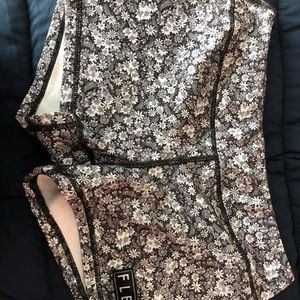 Fleo size medium flowers 3.25